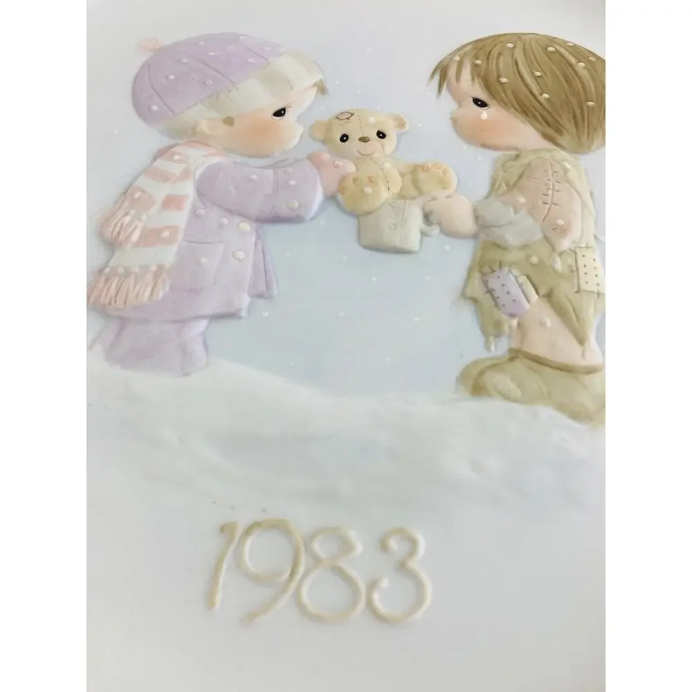 1983 Enesco PRECIOUS MOMENTS Plate Limited Edition Joy Christmas Series Sharing